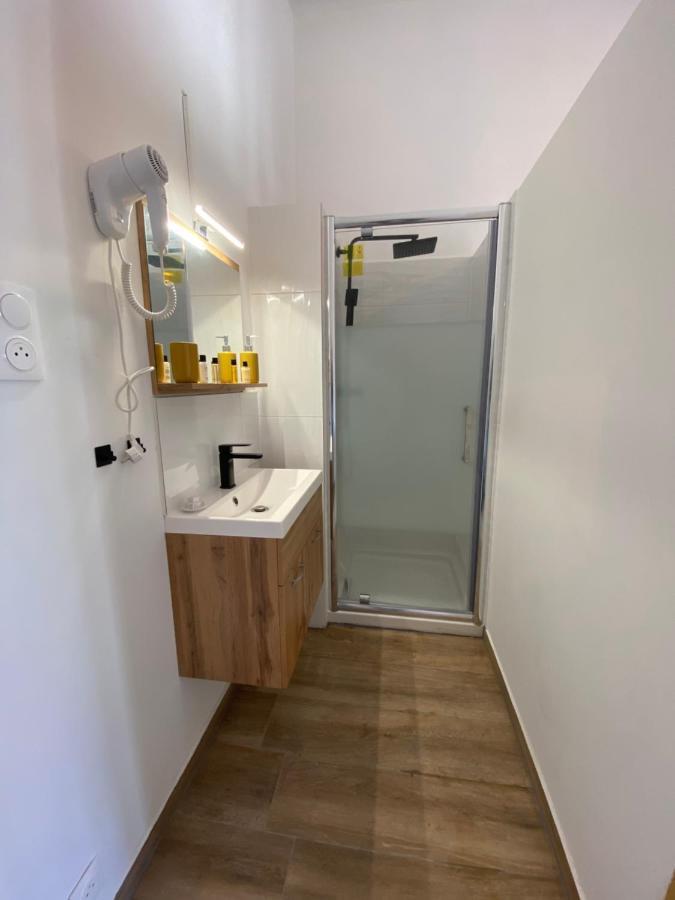 Capstay Roubaix Lille Private Shower & Netflix Exterior photo